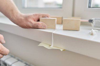 Yapay taş pencere pervazı, kurulum, teknolojik süreç.