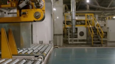 Otomatik üretim hattı katlanmış kutu yığınları