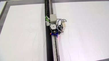 Lazer makinesi spunbond tıbbi üniformaları için parçalar keser