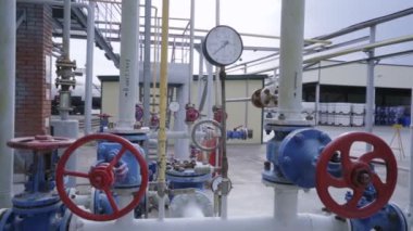 Boru hattı ve gaz rafineri kompleksi sayacı.