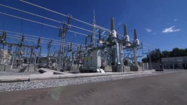 Karakolda izolatörler ve trafolar ile destek
