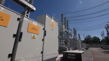 Kondansatör bankalarının alt istasyondaki devre beherlerine geçişi