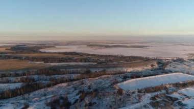 Büyük göle karşı karlı arazide atık su arıtma tesisi
