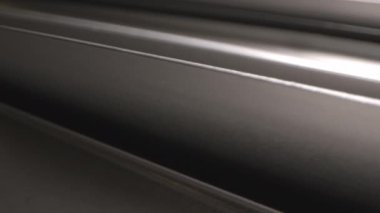 Açık gri iç buzdolabı kapısının üstündeki conta.