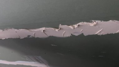 Sıvacı tadilatta tavana sıva uygular