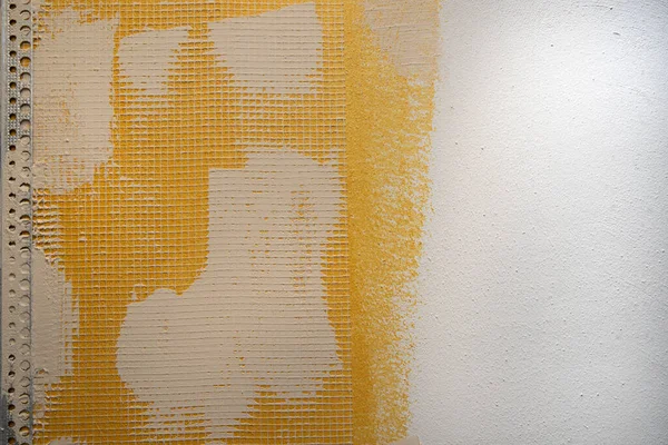 Fond Industriel Abstrait Avec Des Taches Peinture Jaune Sur Mur — Photo