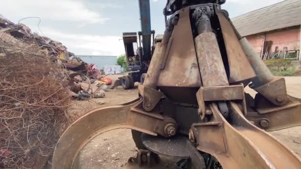 Hora Průmyslového Domácího Šrotu Kovový Šrot Recyklačním Místě Odpad Průmyslu — Stock video