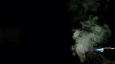 Mavi Kaynak Alevi Jeti Dumanda