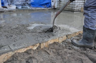 Formwor 'da İşçi Dökümü ve Yayılması Taze Beton Slab. 8psd