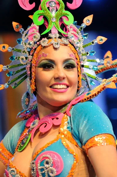 TENERIFE, 7 DE FEBRERO: Personajes y Grupos en el Carnaval . — Foto de Stock