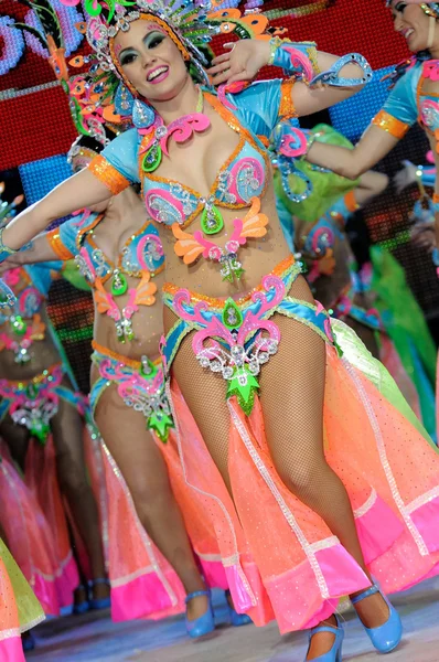 Teneriffa, 7. Februar: Charaktere und Gruppen im Karneval. — Stockfoto