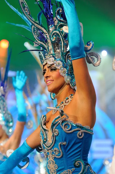 TENERIFE, FEVEREIRO 7: Personagens e Grupos no Carnaval . — Fotografia de Stock