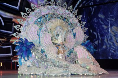 Tenerife, 11 Şubat: Karnaval Kraliçe için mükemmel seçim