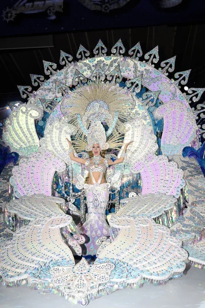 TENERIFE, 11 DE FEBRERO: Gran elección para la Reina del Carnaval — Foto de Stock