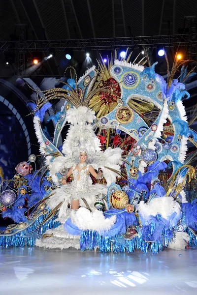 TENERIFE, 11 DE FEBRERO: Gran elección para la Reina del Carnaval — Foto de Stock