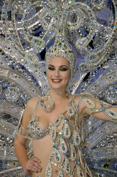 TENERIFE, FEBRUARY 11: Great choice for the Queen of Carnival — Stock Photo, Image