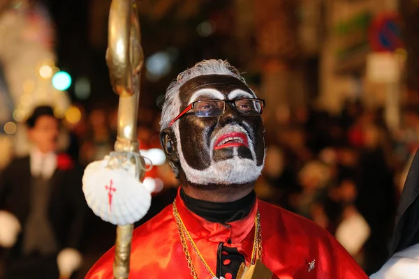 TENERIFE, FEVEREIRO 17: Grupos carnavalescos e personagens fantasiados — Fotografia de Stock