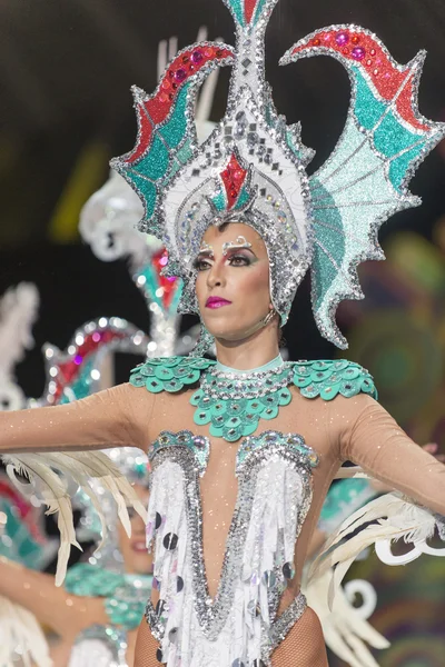 Tenerife, 30 januari: Tekens en groepen in het carnaval. — Stockfoto