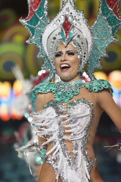 Tenerife, 30 januari: Tekens en groepen in het carnaval. — Stockfoto