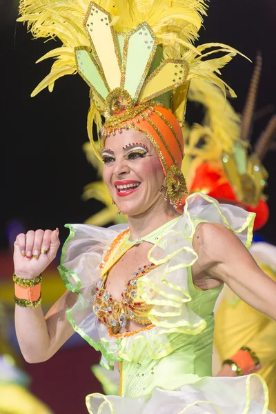 Tenerife, 30 januari: Tekens en groepen in het carnaval. — Stockfoto