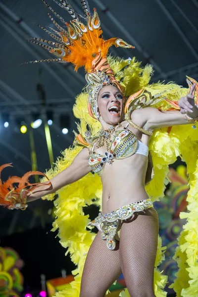 Tenerife, 30 januari: Tekens en groepen in het carnaval. — Stockfoto