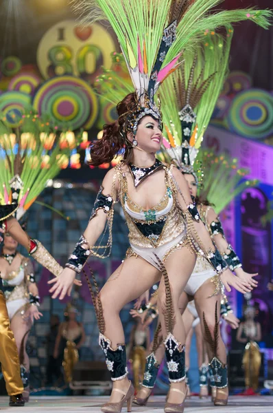 TENERIFE, JANUARY 20: Carnival groups and costumed characters — Stockfoto