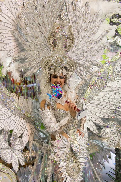 Teneriffa, 3. Februar: große Gala der Wahl für die Königin des Karnevals — Stockfoto