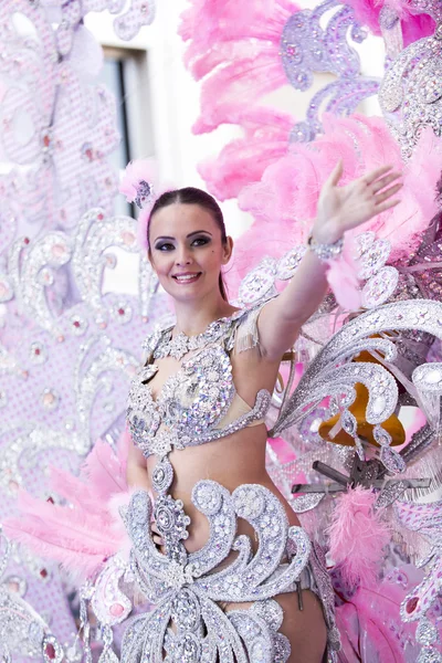 TENERIFE, FEBRUARY 9: Characters and Groups in The Carnival — Stock Photo, Image