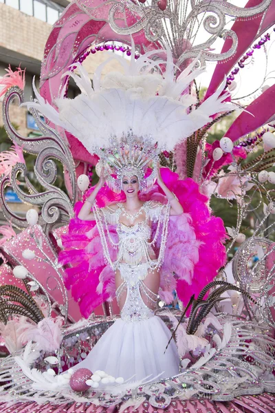 TENERIFE, FEVEREIRO 9: Personagens e Grupos no Carnaval — Fotografia de Stock