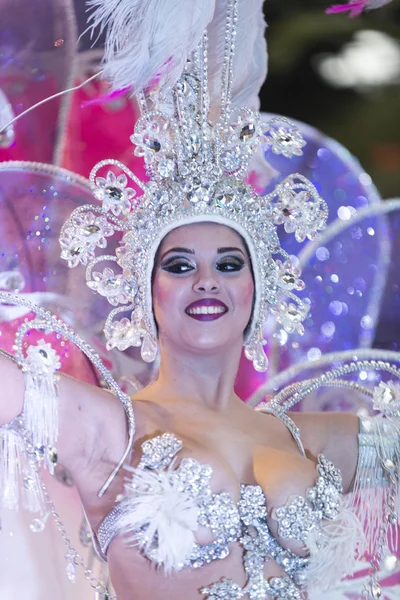 TENERIFE, FEVEREIRO 9: Personagens e Grupos no Carnaval — Fotografia de Stock