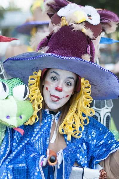 TENERIFE, FEVEREIRO 9: Personagens e Grupos no Carnaval — Fotografia de Stock