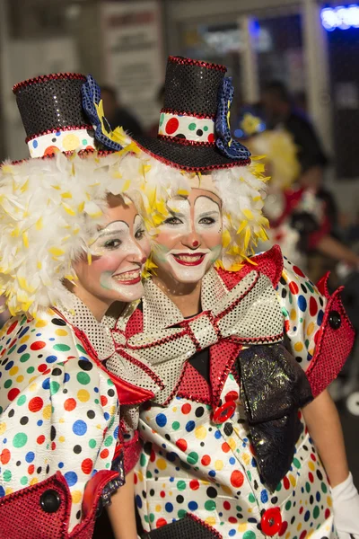 Tenerife, februari 9: Tekens en groepen in het carnaval — Stockfoto