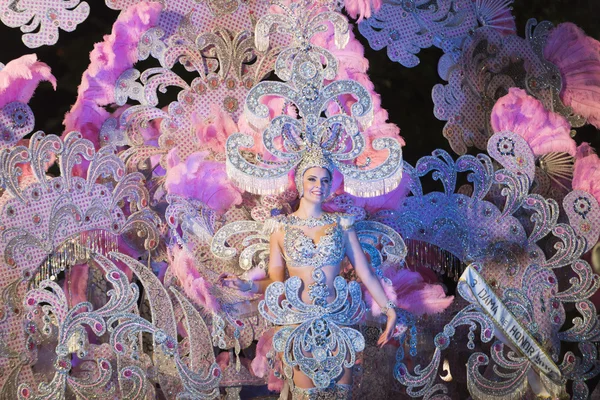 Tenerife, 9 Şubat: Karakter ve gruplar karnaval