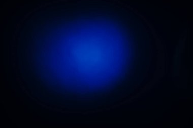 Koyu, bulanık, basit arkaplan, mavi-yeşil soyut arkaplan gradyanı, stüdyo ışığı bulanıklığı.