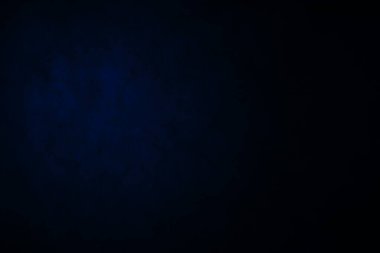 Koyu, bulanık, basit arkaplan, mavi-yeşil soyut arkaplan gradyanı, stüdyo ışığı bulanıklığı.