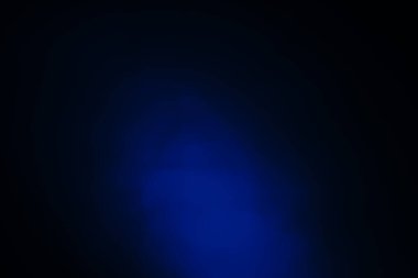 Koyu, bulanık, basit arkaplan, mavi soyut arkaplan gradyanı, stüdyo ışığı bulanıklığı.