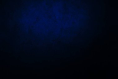 Koyu, bulanık, basit arkaplan, mavi soyut arkaplan gradyanı, stüdyo ışığı bulanıklığı.