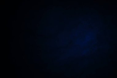 Koyu, bulanık, basit arkaplan, mavi soyut arkaplan gradyanı, stüdyo ışığı bulanıklığı.