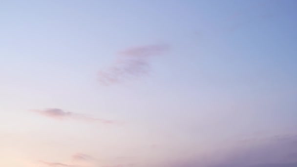 Mooie Avond Blauwe Hemel Bij Zonsondergang Met Vlammende Heldere Licht — Stockvideo