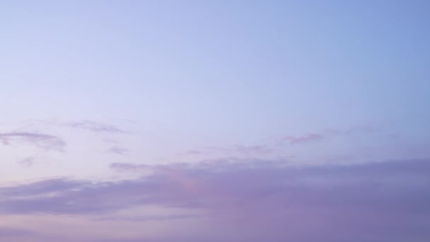 Mooie Avond Blauwe Hemel Bij Zonsondergang Met Vlammende Heldere Licht — Stockvideo