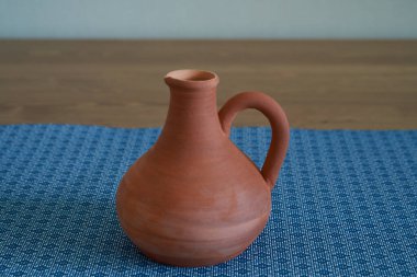 Seramik, kendi ellerinle seramik ürün kupası, çömlekçi çarkında yapılır, kil..