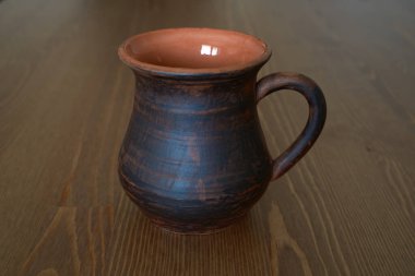 Seramik, kendi ellerinle seramik ürün kupası, çömlekçi çarkında yapılır, kil..