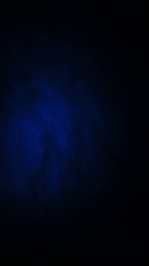 Koyu, bulanık, basit arkaplan, mavi soyut arkaplan gradyanı, stüdyo ışığı bulanıklığı.