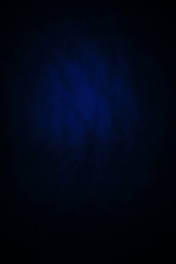 Koyu, bulanık, basit arkaplan, mavi soyut arkaplan gradyanı, stüdyo ışığı bulanıklığı.