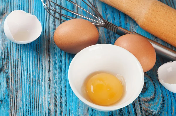 Eier und Eigelb — Stockfoto