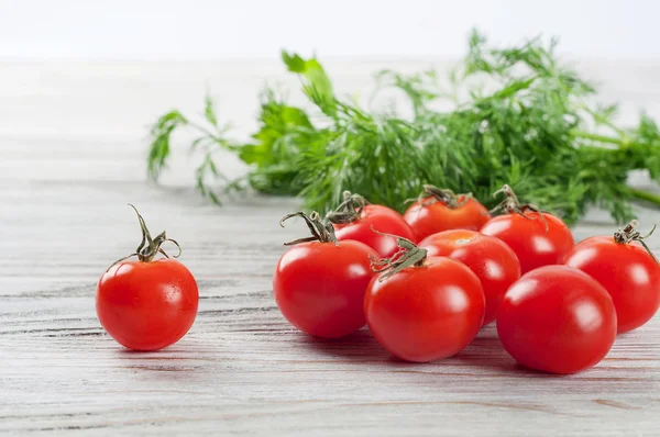 チェリー トマトとディルの緑 — ストック写真