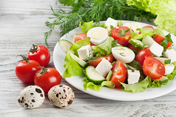 Salada, tomates e ovos — Fotografia de Stock