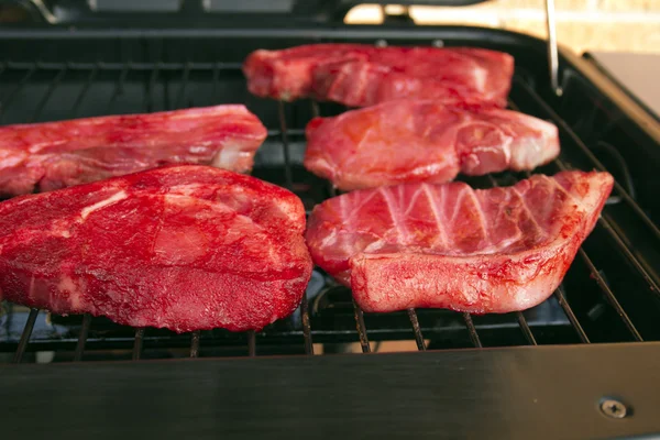 Grillen im Freien — Stockfoto