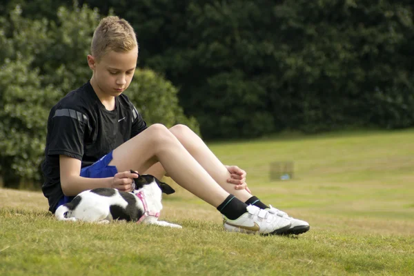 Teenage boy at the park — Stock Photo, Image