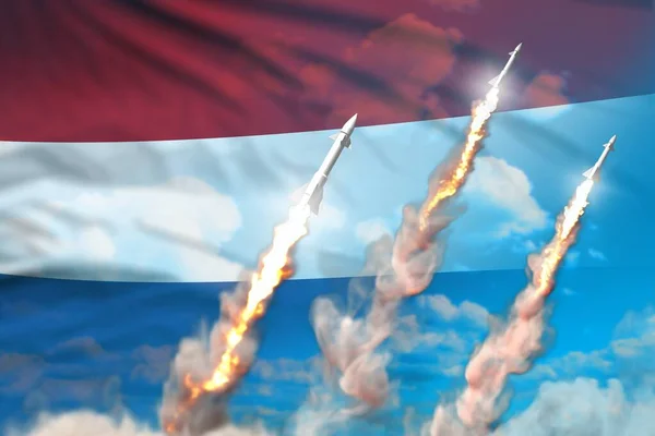 荷兰弹道导弹发射 蓝天背景下的现代战略核武器概念 带有国旗的军用工业三维图解 — 图库照片